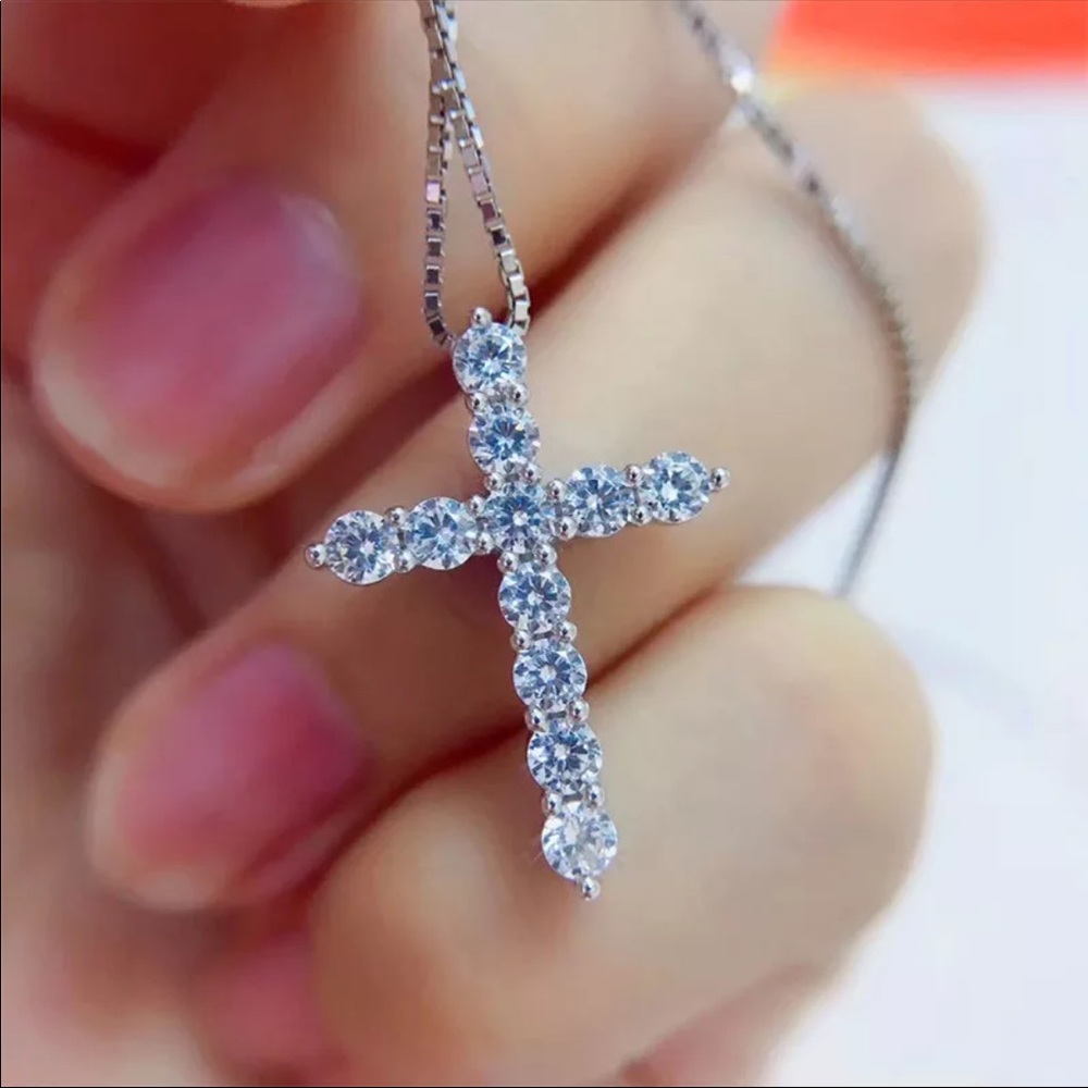 GORGEOUS ♡ AAA Cubic Zirconia Diamond CRYSTAL CROSS with Box GIFT - Picture 5 of 10